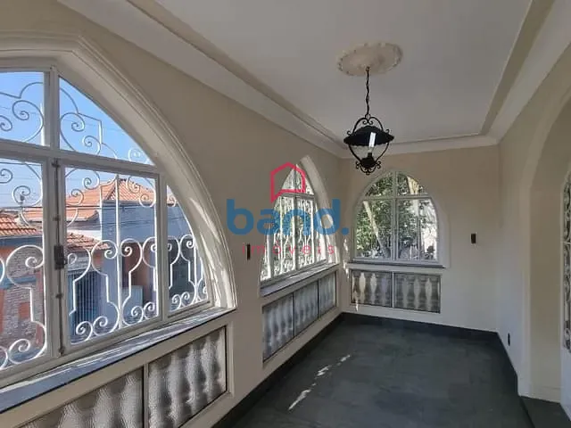 Casa com 454m² 4 quartos e 5 banheiros, à venda ou para alugar, no bairro Centro em Porto Feliz