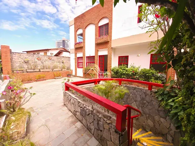 Casa com 347m² 4 quartos e 6 banheiros, à venda, no bairro Rio Vermelho em Salvador