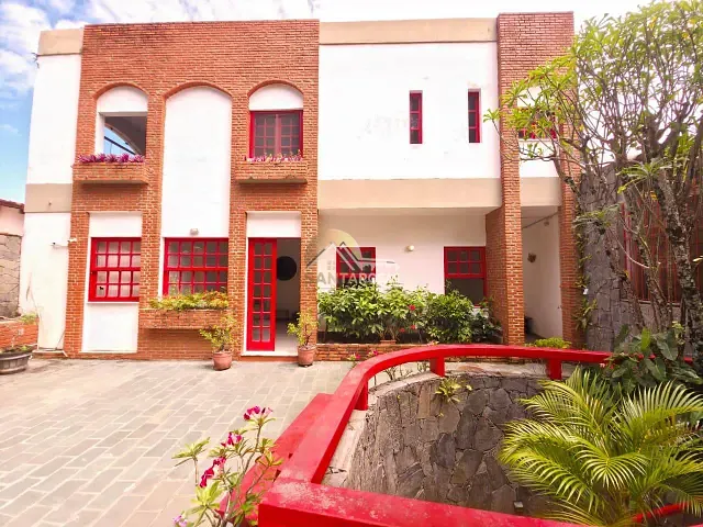 Casa com 347m² 4 quartos e 6 banheiros, à venda, no bairro Rio Vermelho em Salvador