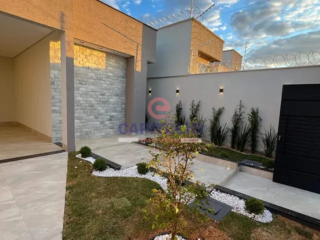 Casa com 250m² 3 quartos e 3 banheiros, à venda, no bairro Residencial Kátia em Goiânia
