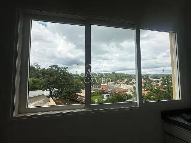 Casa com 1300m² 4 quartos e 6 banheiros, à venda ou para alugar, no bairro Bairro Campos de Santo Antônio em Itu