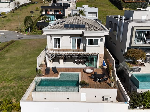 Casa com 514m² 4 quartos e 6 banheiros, à venda, no bairro Alphaville em Santana de Parnaíba
