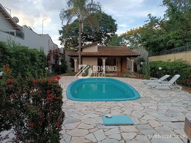Casa com 150m² 3 quartos e 2 banheiros, à venda, no bairro Mercês em Uberaba