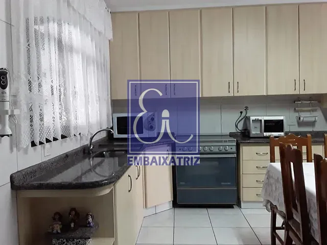 Casa com 300m² 3 quartos e 2 banheiros, à venda, no bairro Jardim América em São José dos Campos