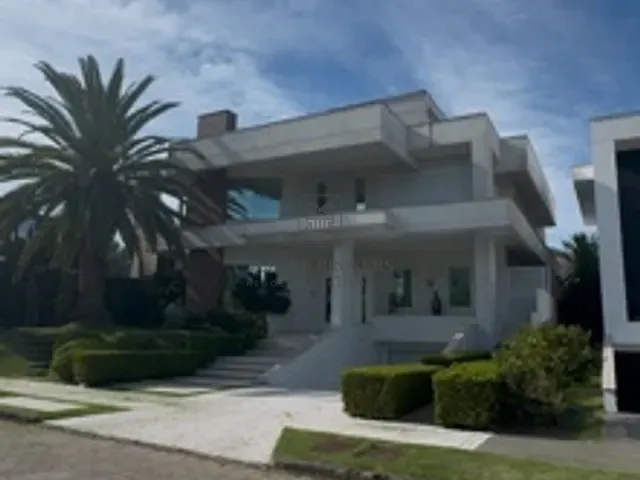 Casa 5 quartos e 6 banheiros, à venda, no bairro Jurerê Internacional em Florianópolis