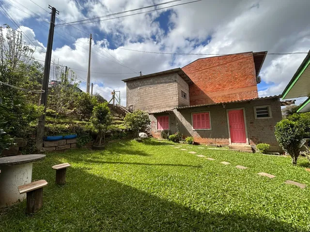 Casa com 100m² 4 quartos e 2 banheiros, à venda, no bairro Basalto em Nova Prata