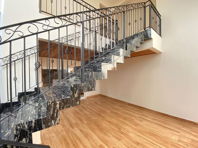 Casa com 530m² 6 quartos e 7 banheiros, à venda, no bairro Esperança em Londrina