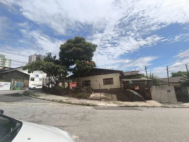 Casa com 300m² 3 quartos e 2 banheiros, à venda, no bairro Vila Pirajussara em São Paulo