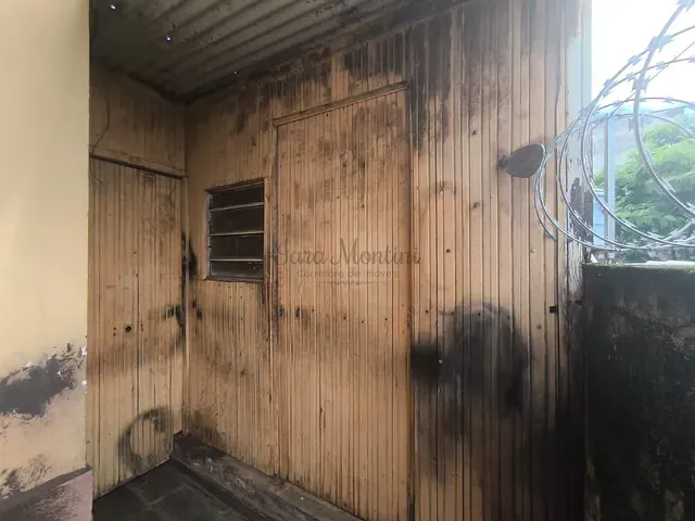 Casa com 300m² 3 quartos e 2 banheiros, à venda, no bairro Vila Pirajussara em São Paulo