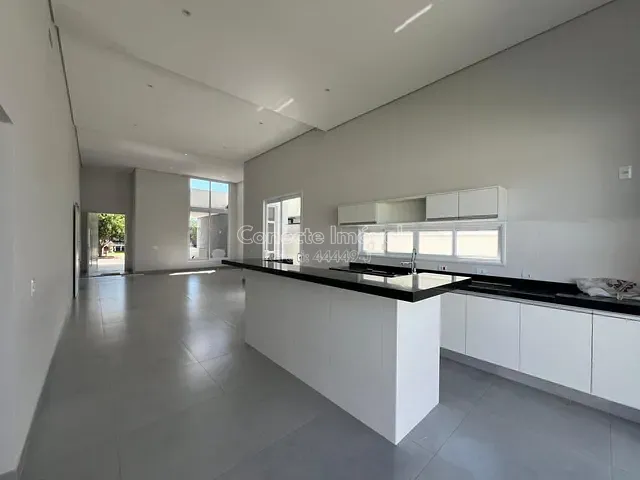 Casa com 360m² 3 quartos e 4 banheiros, à venda, no bairro Residencial Portal do Sol em Holambra