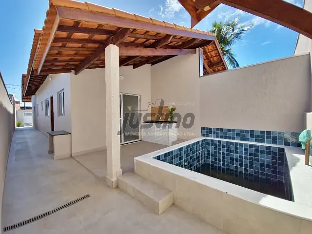 Casa com 135m² 2 quartos e 1 banheiro, à venda, no bairro Savoy em Itanhaém
