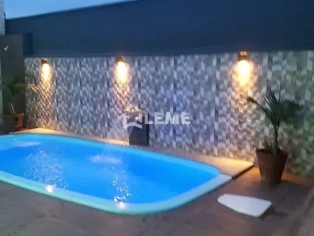 Casa com 250m², à venda, no bairro Fazenda Planalto em Guaxupé
