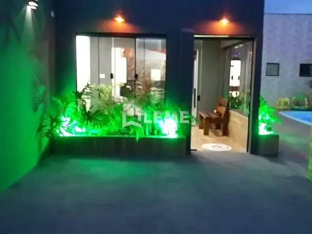 Casa com 250m², à venda, no bairro Fazenda Planalto em Guaxupé