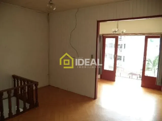 Casa 3 quartos e 2 banheiros, à venda, no bairro Centro em Concórdia