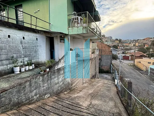 Casa com 526m² 2 quartos e 2 banheiros, à venda, no bairro Jardim Santa Augusta em Poços de Caldas