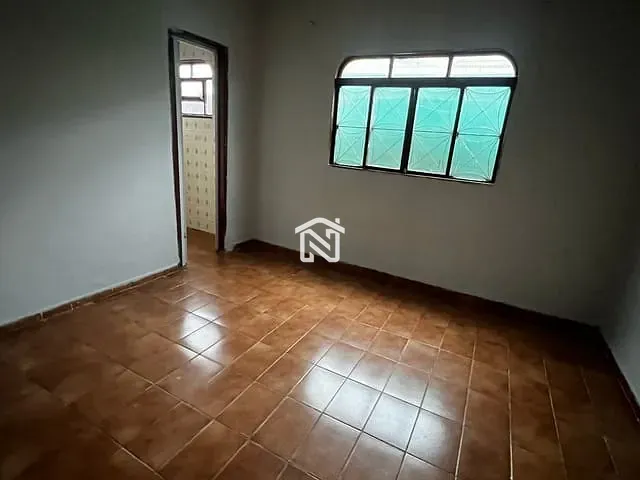 Casa com 280m² 3 quartos e 1 banheiro, à venda, no bairro Centro em Paraíso do Tocantins