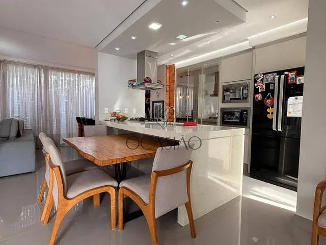 Casa 3 quartos e 3 banheiros, para alugar, no bairro São Judas Tadeu em Balneário Camboriú