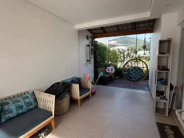 Casa 3 quartos e 3 banheiros, para alugar, no bairro São Judas Tadeu em Balneário Camboriú