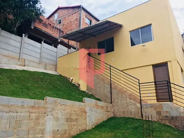Casa com 300m² 3 quartos e 1 banheiro, à venda, no bairro Caiçaras em Belo Horizonte