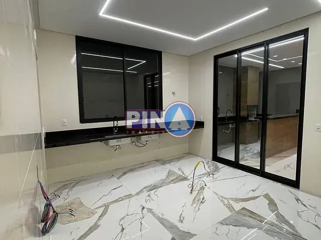 Casa com 417m² 4 quartos e 6 banheiros, à venda, no bairro Fazenda Vau das Pombas em Goiânia