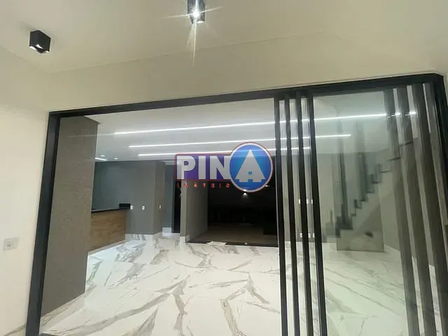 Casa com 417m² 4 quartos e 6 banheiros, à venda, no bairro Fazenda Vau das Pombas em Goiânia