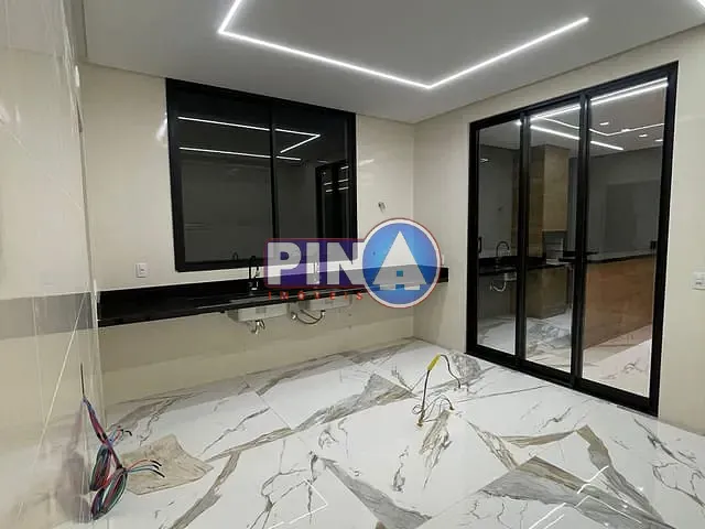 Casa com 417m² 4 quartos e 6 banheiros, à venda, no bairro Fazenda Vau das Pombas em Goiânia