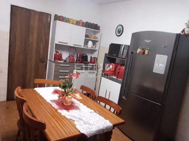 Casa com 450m² 4 quartos e 5 banheiros, à venda, no bairro Três Vendas em Pelotas