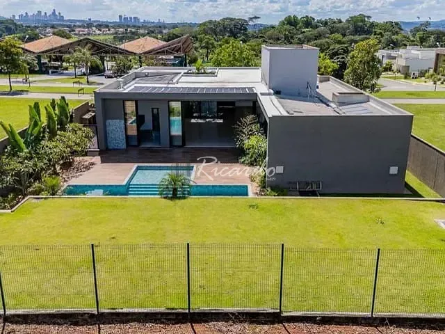 Casa com 1250m² 4 quartos e 6 banheiros, à venda, no bairro Fazenda Vau das Pombas em Goiânia
