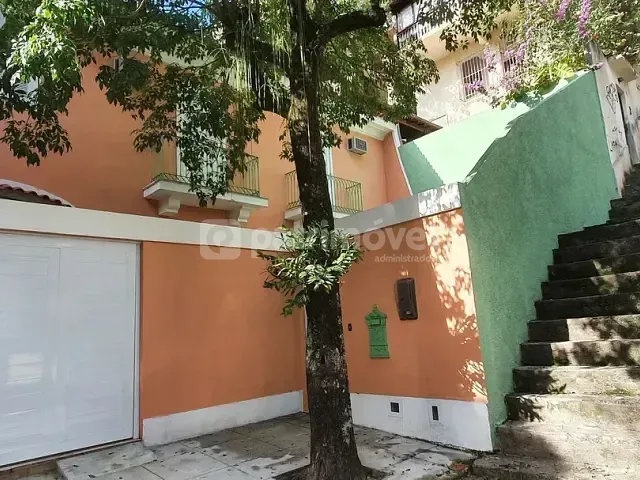 Casa com 340m² 5 quartos e 5 banheiros, à venda, no bairro Urca em Rio de Janeiro