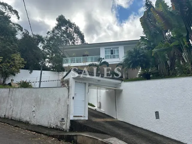 Casa com 917m² 4 quartos e 6 banheiros, à venda ou para alugar, no bairro Alto Sumaré em Juiz de Fora