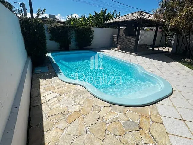 Casa com 480m² 6 quartos e 6 banheiros, à venda ou para alugar, no bairro Nossa Senhora da Vitória em Ilhéus