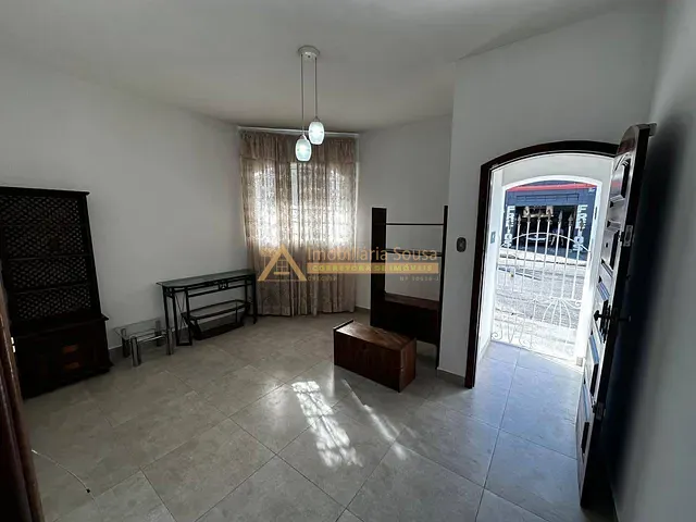 Casa com 150m² 2 quartos e 1 banheiro, para alugar, no bairro Vila Arens II em Jundiaí