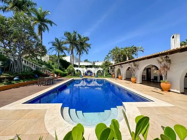 Casa com 3880m² 6 quartos e 6 banheiros, à venda, no bairro Bela Suiça em Londrina