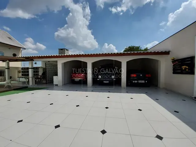 Casa com 500m² 5 quartos e 3 banheiros, à venda, no bairro Campo Comprido em Curitiba