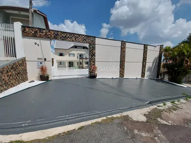 Casa com 500m² 5 quartos e 3 banheiros, à venda, no bairro Campo Comprido em Curitiba