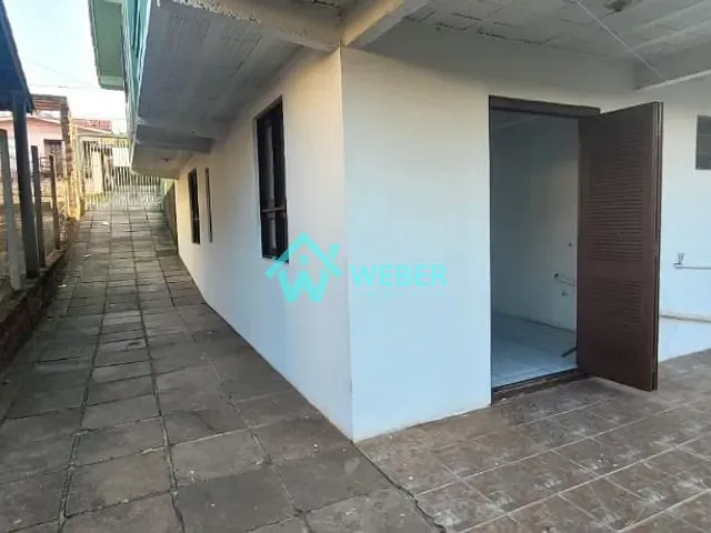 Casa com 100m² 2 quartos e 1 banheiro, para alugar, no bairro Petrópolis em Novo Hamburgo