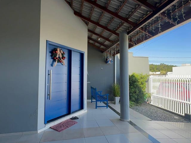Casa 2 quartos e 1 banheiro, à venda, no bairro centro em Balneário Piçarras