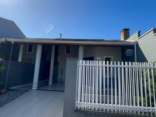 Casa 2 quartos e 1 banheiro, à venda, no bairro centro em Balneário Piçarras