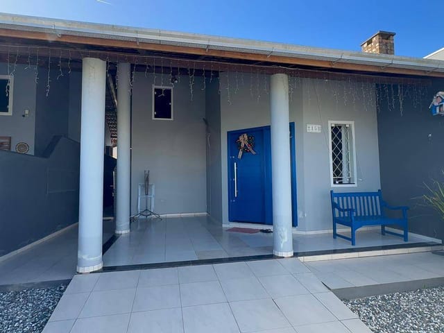 Casa 2 quartos e 1 banheiro, à venda, no bairro centro em Balneário Piçarras