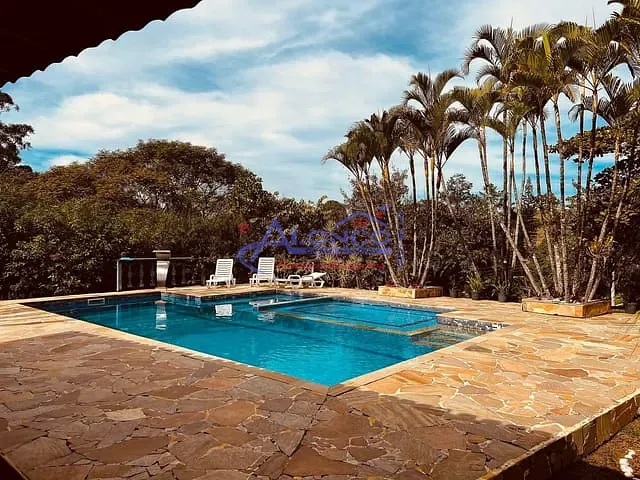 Casa com 5400m² 4 quartos e 2 banheiros, à venda, no bairro Condomínio Lagoinha em Jacareí