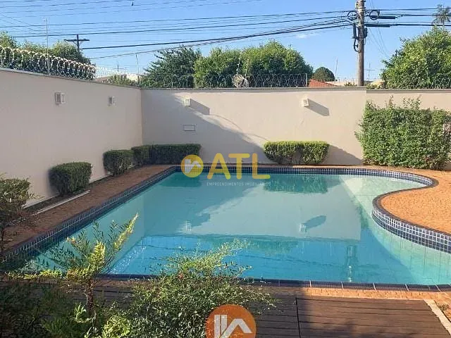 Casa com 600m² 5 quartos e 5 banheiros, à venda, no bairro Jardim Paulista em Ourinhos