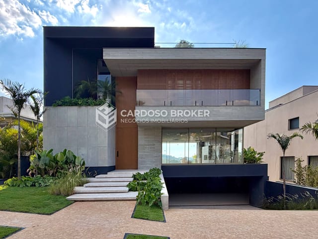 Casa com 493m² 4 quartos e 6 banheiros, à venda, no bairro Alphaville em Santana de Parnaíba
