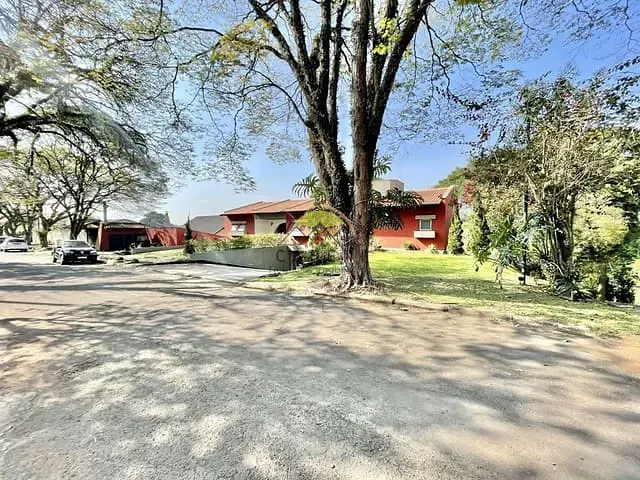 Casa com 2653m² 6 quartos e 8 banheiros, à venda, no bairro Jardim Mediterrâneo em Cotia