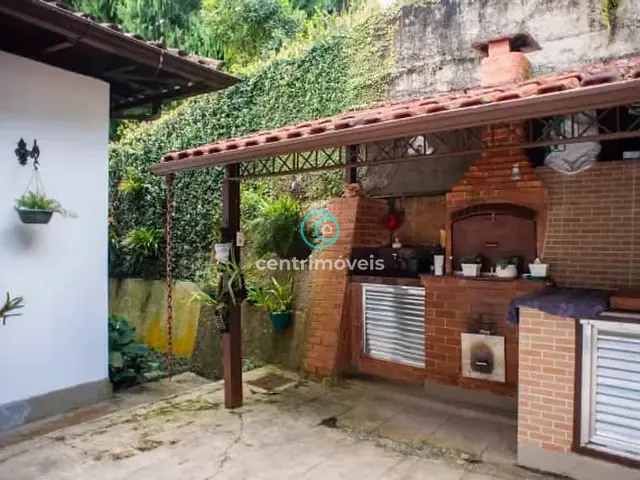 Casa com 277m² 4 quartos e 4 banheiros, à venda, no bairro Quitandinha em Petrópolis