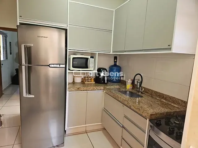 Casa 2 quartos e 2 banheiros, à venda, no bairro Umuarama em Araçatuba