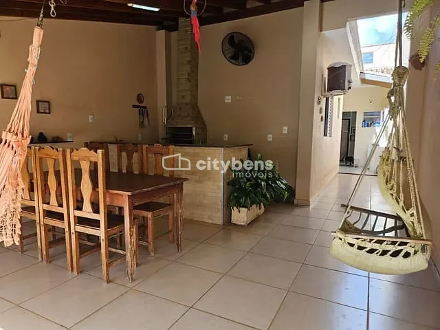 Casa 2 quartos e 2 banheiros, à venda, no bairro Umuarama em Araçatuba