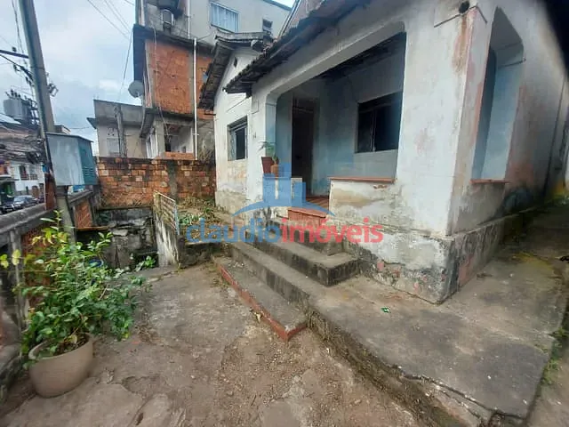Casa com 480m² 3 quartos e 2 banheiros, à venda, no bairro São Luís em Barra Mansa