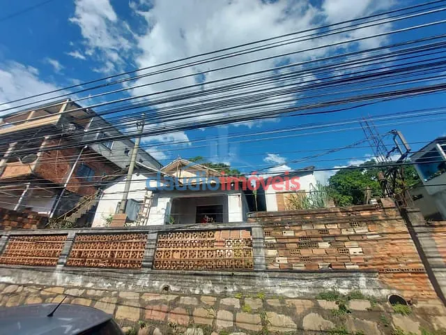 Casa com 480m² 3 quartos e 2 banheiros, à venda, no bairro São Luís em Barra Mansa