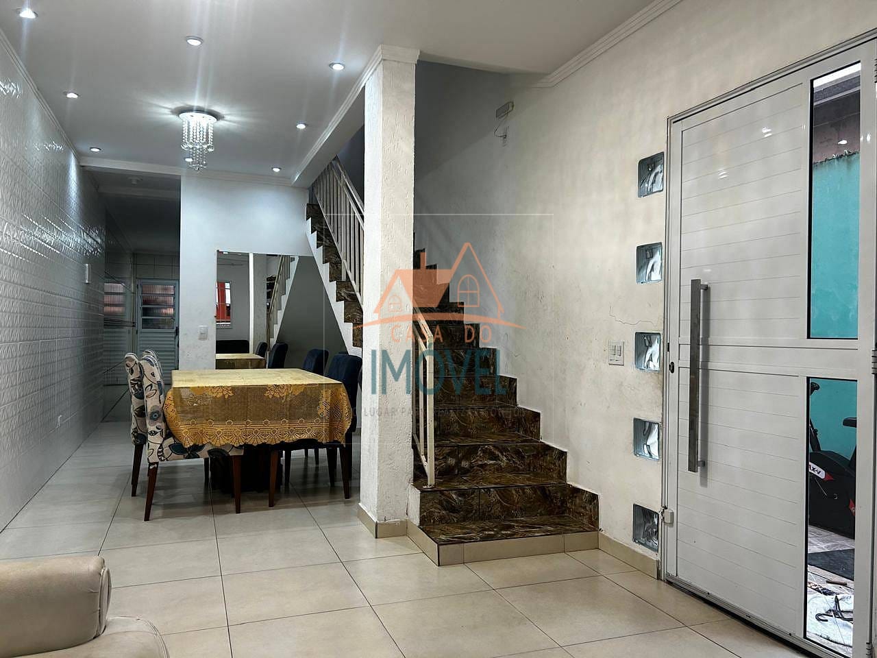 Casa, 3 quartos, 216 m² - Foto 2