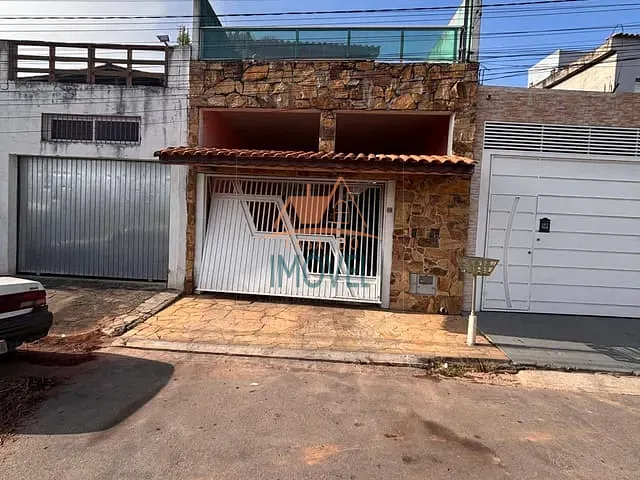 Casa com 216m² 3 quartos e 2 banheiros, à venda, no bairro Outeiro de Passárgada em Cotia